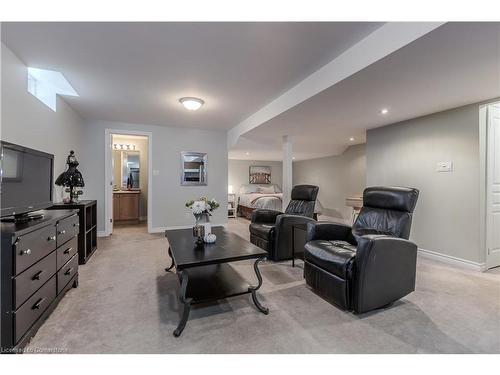 2339 Orchard Road, Burlington, ON - Indoor Photo Showing Living Room