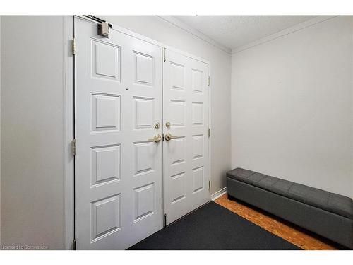 108-1225 North Shore Boulevard E, Burlington, ON - Indoor Photo Showing Other Room