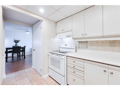 108-1225 North Shore Boulevard E, Burlington, ON - Indoor Photo Showing Kitchen