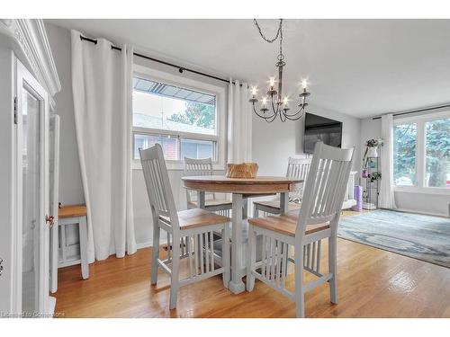 6 Palmerston Place, Hamilton, ON - Indoor Photo Showing Dining Room