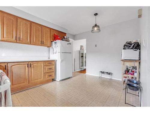 6 Palmerston Place, Hamilton, ON - Indoor Photo Showing Kitchen