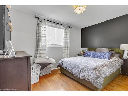 6 Palmerston Place, Hamilton, ON - Indoor Photo Showing Bedroom