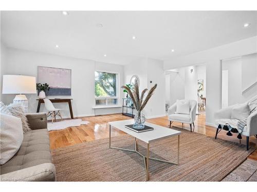 46 Glenvale Boulevard, Brampton, ON - Indoor Photo Showing Living Room