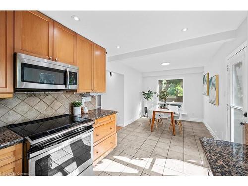 46 Glenvale Boulevard, Brampton, ON - Indoor Photo Showing Kitchen