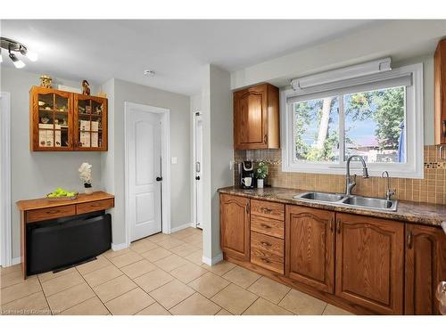 6415 Townline Road, Smithville, ON - Indoor Photo Showing Kitchen With Double Sink