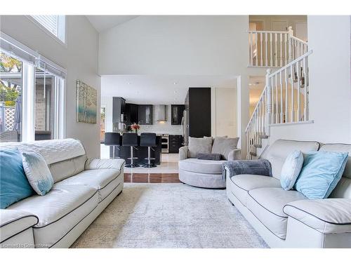 40 Lido Drive, Hamilton, ON - Indoor Photo Showing Living Room