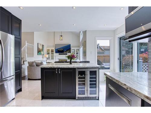 40 Lido Drive, Hamilton, ON - Indoor Photo Showing Kitchen With Upgraded Kitchen