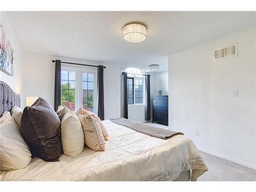 40 Lido Drive, Hamilton, ON - Indoor Photo Showing Bedroom