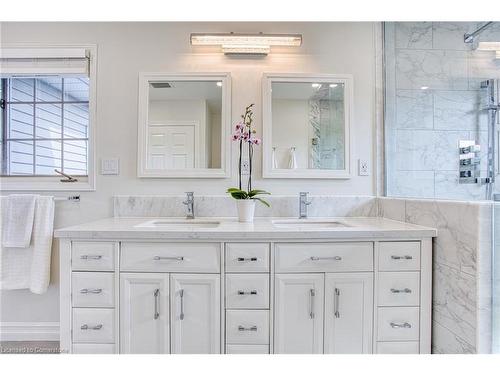 40 Lido Drive, Hamilton, ON - Indoor Photo Showing Bathroom