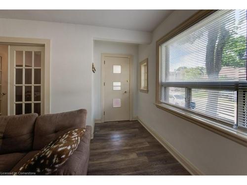 72 Edgemont Street N, Hamilton, ON - Indoor Photo Showing Other Room