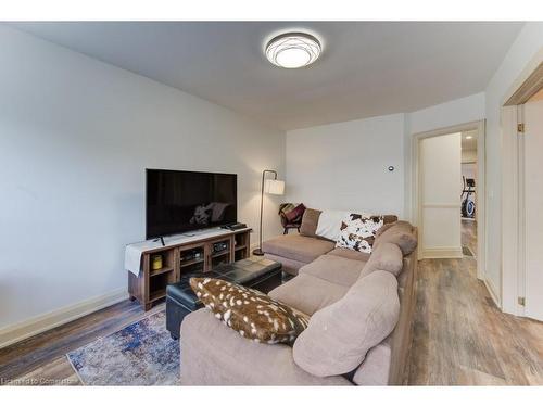 72 Edgemont Street N, Hamilton, ON - Indoor Photo Showing Living Room