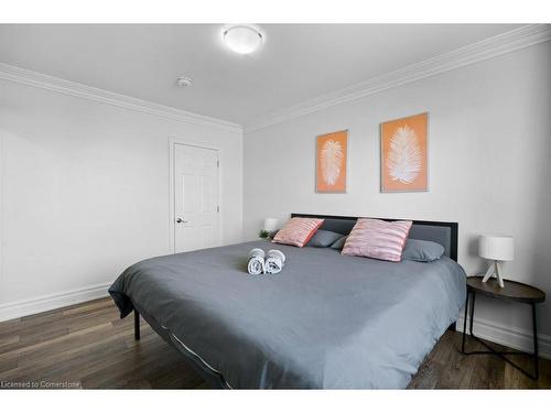 830 Mohawk Road E, Hamilton, ON - Indoor Photo Showing Bedroom