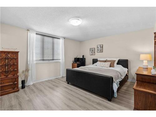 50 Eaglewood Drive, Hamilton, ON - Indoor Photo Showing Bedroom