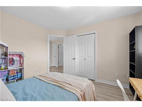 50 Eaglewood Drive, Hamilton, ON - Indoor Photo Showing Bedroom