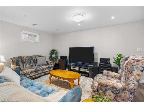 50 Eaglewood Drive, Hamilton, ON - Indoor Photo Showing Living Room