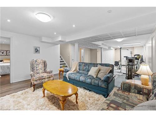 50 Eaglewood Drive, Hamilton, ON - Indoor Photo Showing Living Room