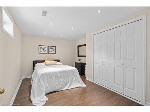 50 Eaglewood Drive, Hamilton, ON - Indoor Photo Showing Bedroom