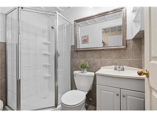 50 Eaglewood Drive, Hamilton, ON - Indoor Photo Showing Bathroom