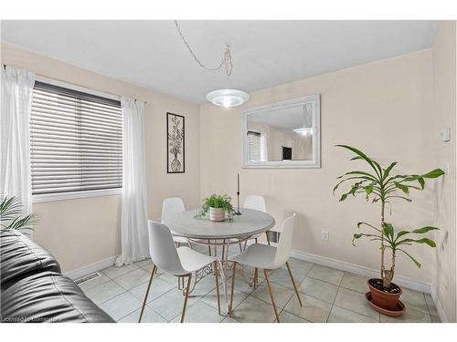 50 Eaglewood Drive, Hamilton, ON - Indoor Photo Showing Dining Room