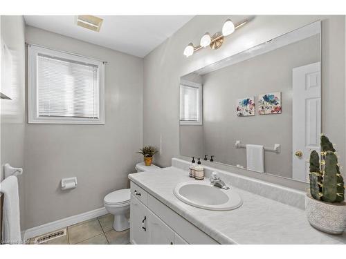 50 Eaglewood Drive, Hamilton, ON - Indoor Photo Showing Bathroom