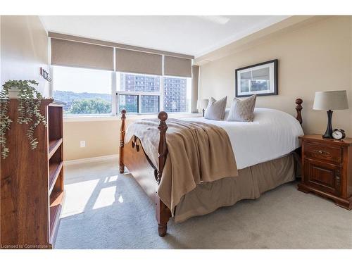 804-120 Duke Street, Hamilton, ON - Indoor Photo Showing Bedroom