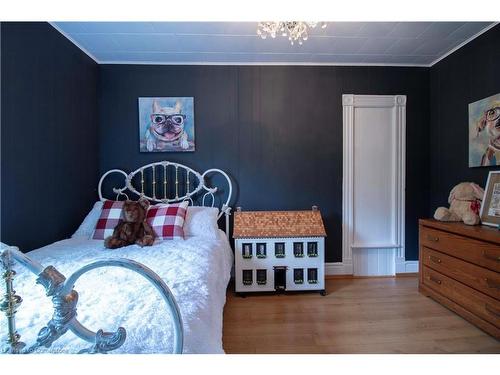 2589 East Quarter Line Road, Norfolk County, ON - Indoor Photo Showing Bedroom