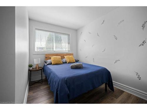 830 Mohawk Road E, Hamilton, ON - Indoor Photo Showing Bedroom