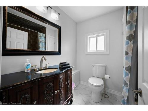 830 Mohawk Road E, Hamilton, ON - Indoor Photo Showing Bathroom