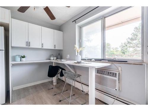 212-196 Scott Street, St. Catharines, ON - Indoor Photo Showing Kitchen