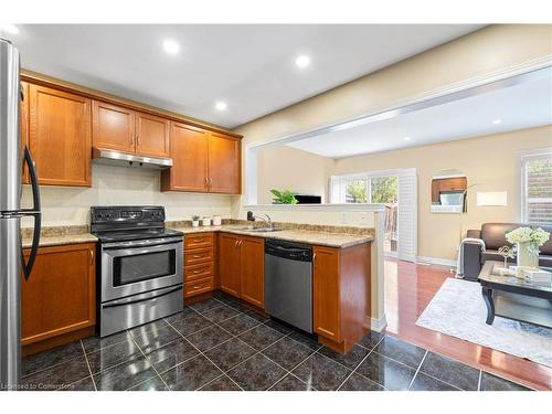 220 Lauderdale Drive, Vaughan, ON - Indoor Photo Showing Kitchen