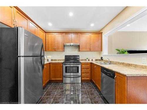 220 Lauderdale Drive, Vaughan, ON - Indoor Photo Showing Kitchen With Double Sink