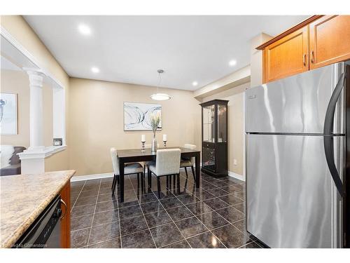 220 Lauderdale Drive, Vaughan, ON - Indoor Photo Showing Kitchen