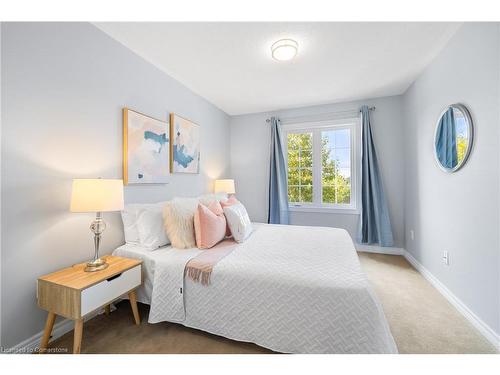 220 Lauderdale Drive, Vaughan, ON - Indoor Photo Showing Bedroom