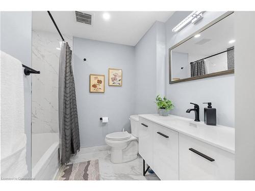 220 Lauderdale Drive, Vaughan, ON - Indoor Photo Showing Bathroom