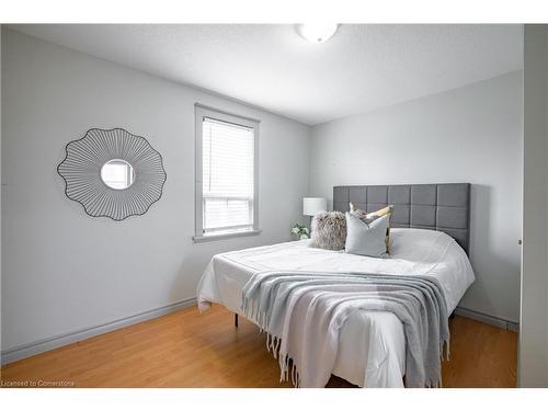 248 Fruitland Road, Stoney Creek, ON - Indoor Photo Showing Bedroom