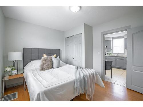 248 Fruitland Road, Stoney Creek, ON - Indoor Photo Showing Bedroom