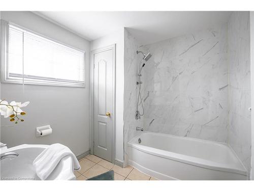 248 Fruitland Road, Stoney Creek, ON - Indoor Photo Showing Bathroom