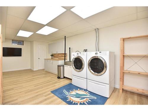 40 Unity Side Road, Caledonia, ON - Indoor Photo Showing Laundry Room