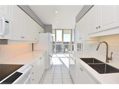 603-60 Old Mill Road, Oakville, ON - Indoor Photo Showing Kitchen With Double Sink