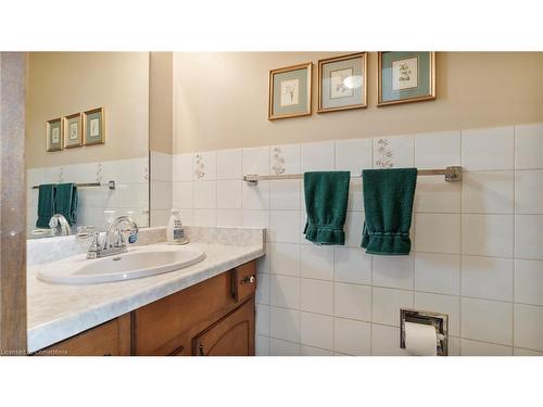 1 Virginia Avenue, Simcoe, ON - Indoor Photo Showing Bathroom