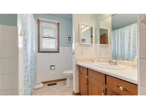 1 Virginia Avenue, Simcoe, ON - Indoor Photo Showing Bathroom