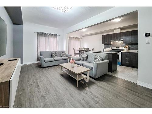 52-520 Grey Street, Brantford, ON - Indoor Photo Showing Living Room