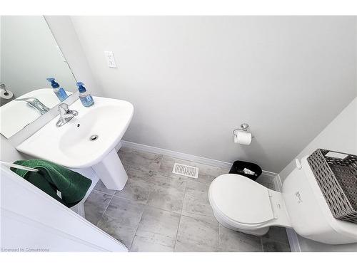 52-520 Grey Street, Brantford, ON - Indoor Photo Showing Bathroom