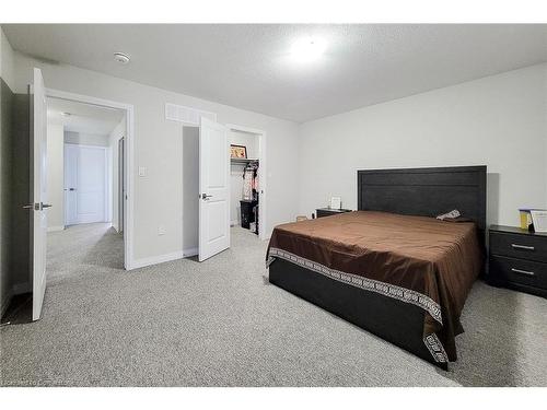 52-520 Grey Street, Brantford, ON - Indoor Photo Showing Bedroom