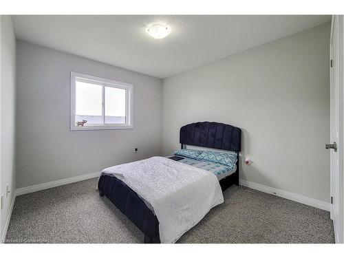 52-520 Grey Street, Brantford, ON - Indoor Photo Showing Bedroom