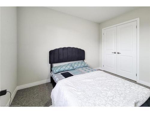 52-520 Grey Street, Brantford, ON - Indoor Photo Showing Bedroom