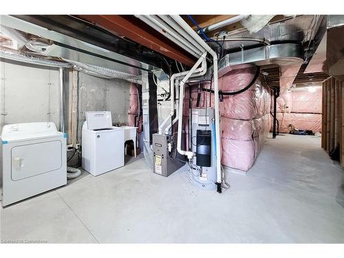 52-520 Grey Street, Brantford, ON - Indoor Photo Showing Laundry Room