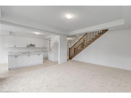 8 Daisy Street, Midhurst, ON - Indoor Photo Showing Kitchen