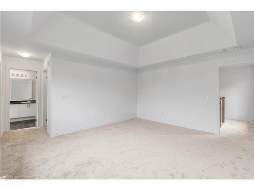 8 Daisy Street, Midhurst, ON - Indoor Photo Showing Other Room