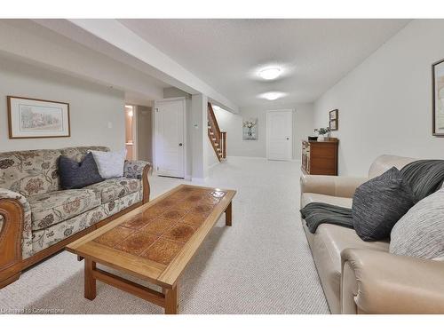 24-289 Plains Road W, Burlington, ON - Indoor Photo Showing Living Room